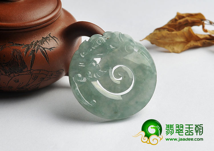 糯冰种晴水缅甸翡翠A货仿古龙牌挂件
