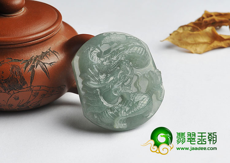 糯冰种晴水缅甸翡翠A货龙牌挂件