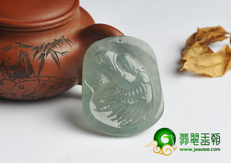冰种晴水缅甸翡翠A货鹰头挂件