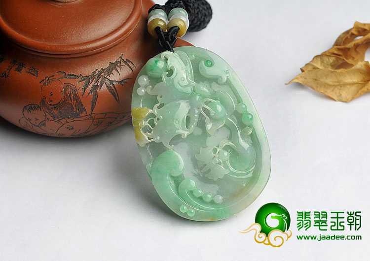 糯冰种三彩缅甸翡翠A货蝶恋花挂件