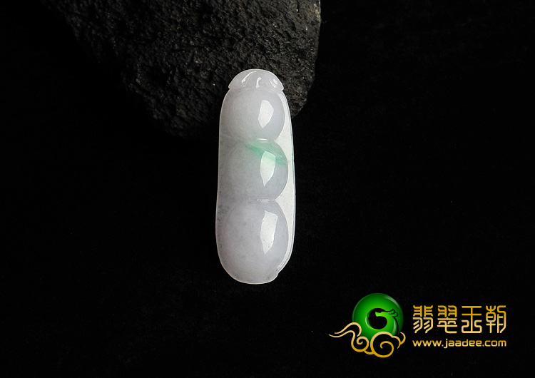 糯冰种春带彩缅甸翡翠A货四季豆挂件