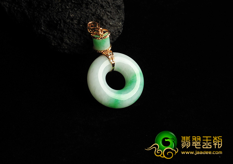 糯冰种翠色缅甸翡翠A货镶玫瑰金平安扣胸坠