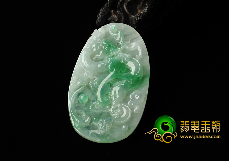 冰种飘翠缅甸翡翠A货龙牌挂件