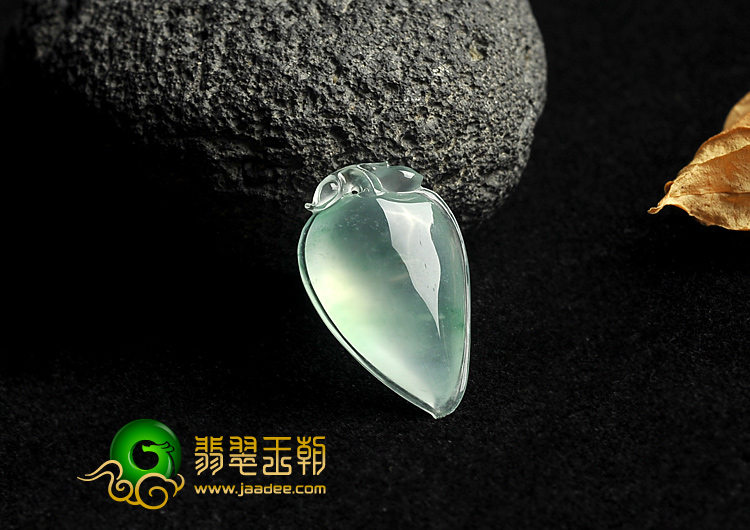 冰玻种飘花缅甸翡翠A货寿桃挂件