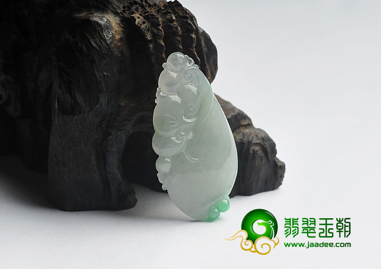 冰种飘翠缅甸翡翠A货如意挂件