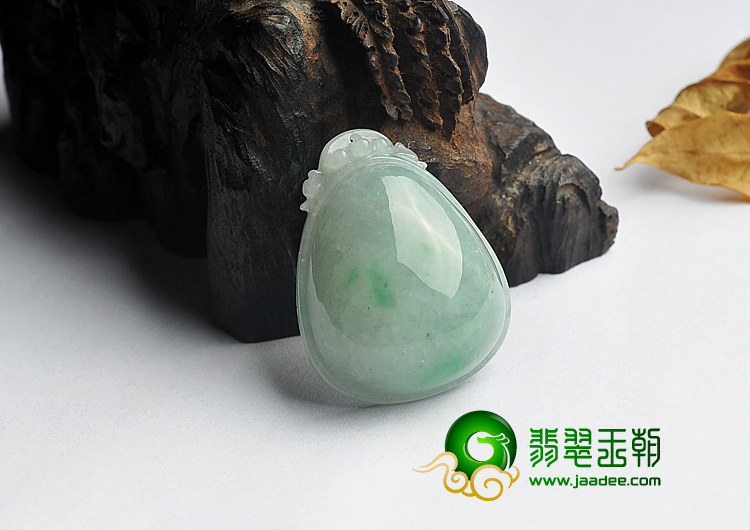 糯冰种飘翠缅甸翡翠A货福瓜挂件