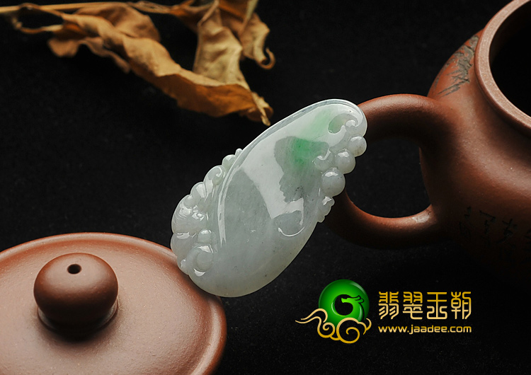 糯冰种飘翠缅甸翡翠A货福瓜挂件