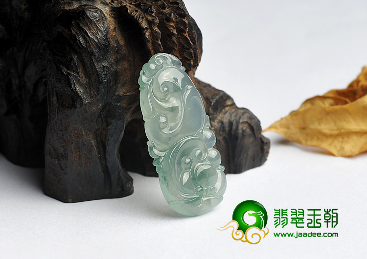 冰种飘花缅甸翡翠A货如意挂件