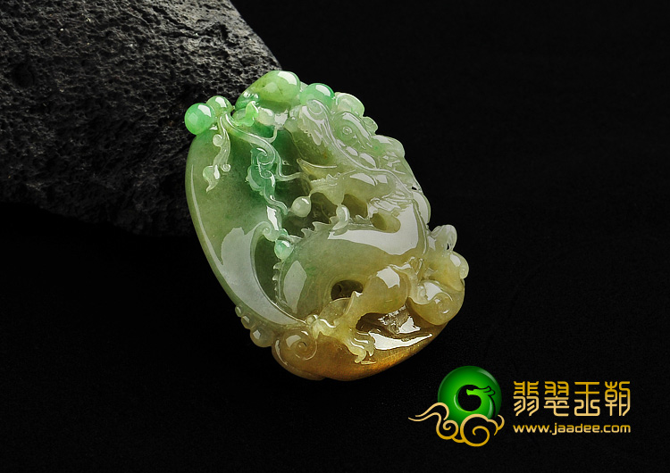 糯冰种黄加绿缅甸翡翠A货龙挂件