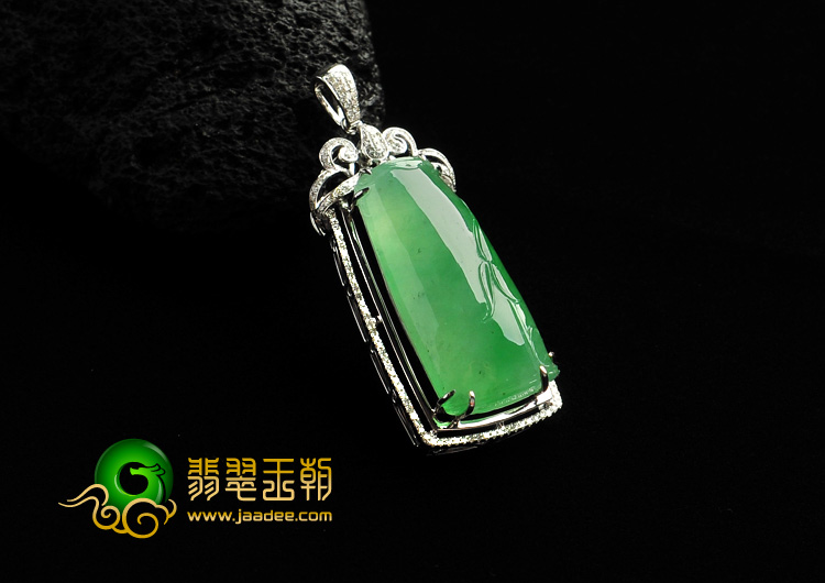 冰种翠色满绿缅甸翡翠A货镶白金节节高胸坠（真钻）