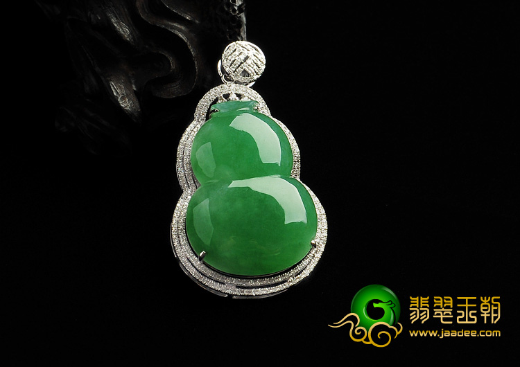 糯冰种翠色满绿缅甸翡翠A货镶白金葫芦胸坠（真钻）