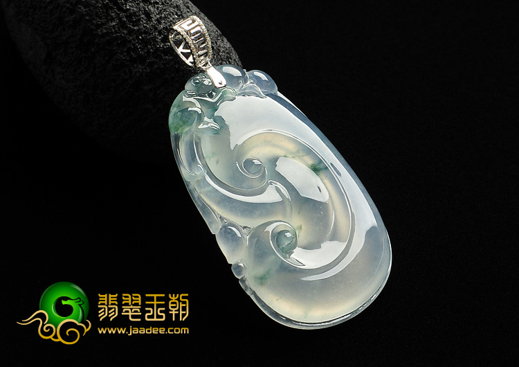 冰玻种飘花缅甸翡翠A货如意挂件