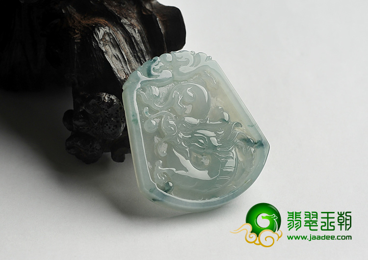 冰种飘花缅甸翡翠A货龙凤牌挂件