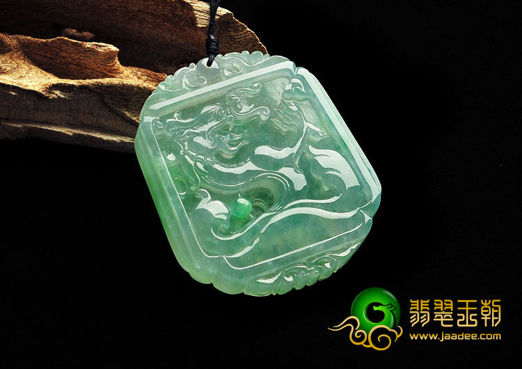冰种飘翠缅甸翡翠A货龙牌挂件