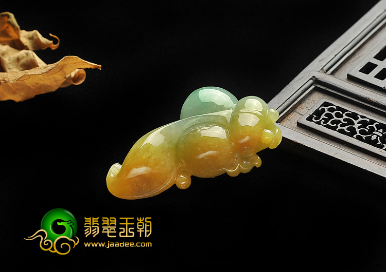 冰种黄加绿缅甸翡翠A货金鱼挂件