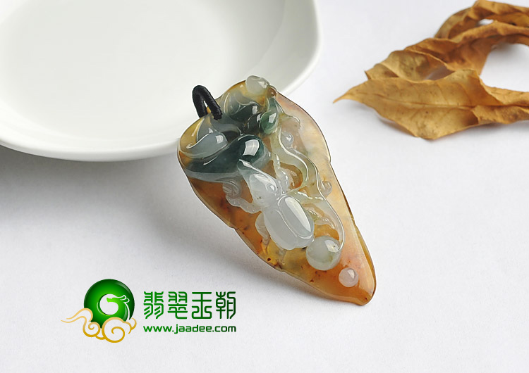 冰种三彩缅甸翡翠A货富甲天下挂件