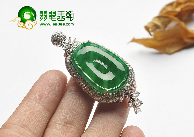 冰种正阳绿缅甸翡翠A货镶白金福在眼前挂件