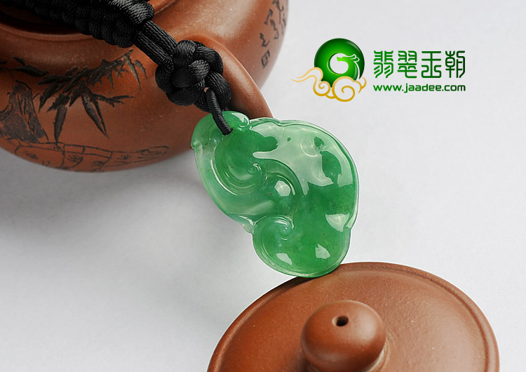 冰种阳绿缅甸翡翠A货如意挂件