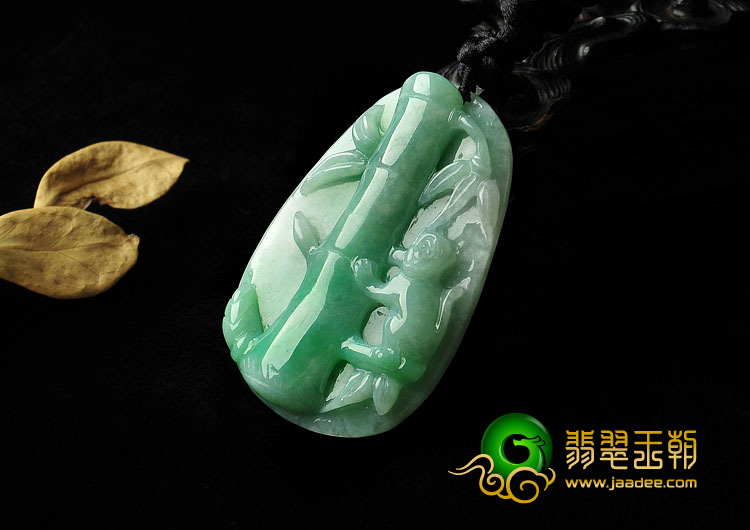 糯冰种翠色缅甸翡翠A货节节高挂件