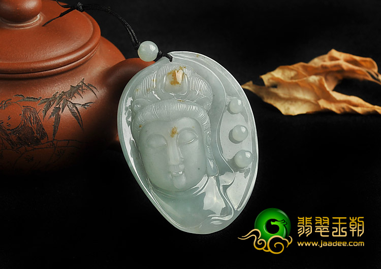 糯冰种晴水略带黄翡缅甸翡翠A货观音头挂件