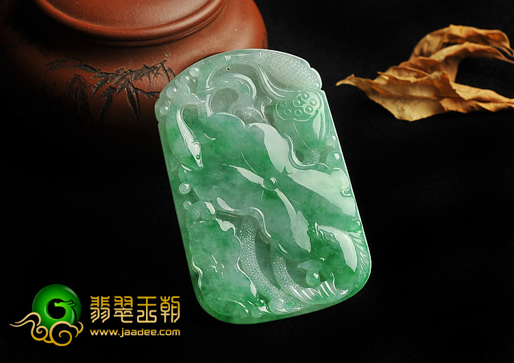 冰种翠色缅甸翡翠A货年年有余挂件