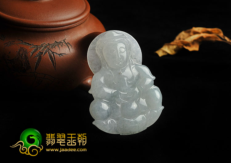 糯冰种淡晴水缅甸翡翠A货观音挂件