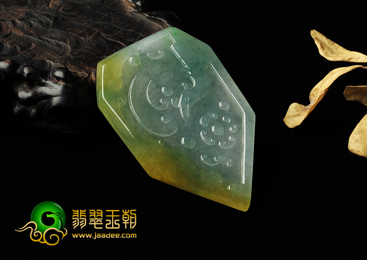 (超值推荐)冰种黄加绿缅甸翡翠A货凤牌挂件