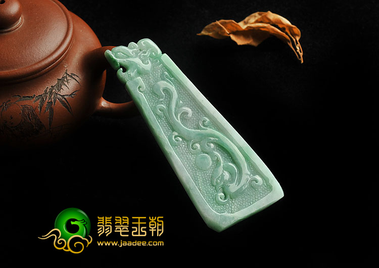 糯冰种翠色缅甸翡翠A货龙凤呈祥挂件
