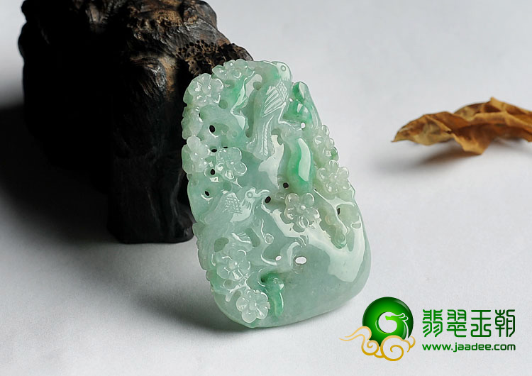 糯冰种飘翠缅甸翡翠A货喜上眉梢挂件