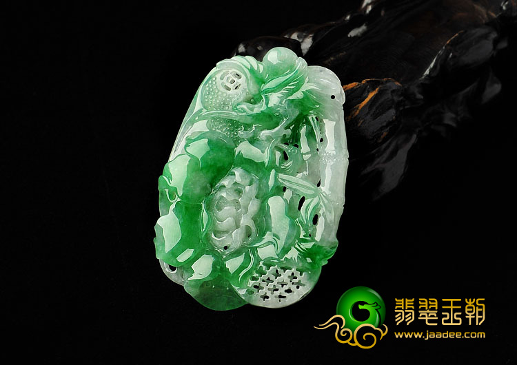 糯冰种翠色缅甸翡翠A货富贵花开挂件