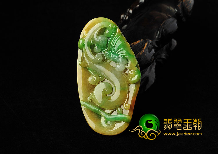 糯冰种黄加绿缅甸翡翠A货蝶恋花挂件