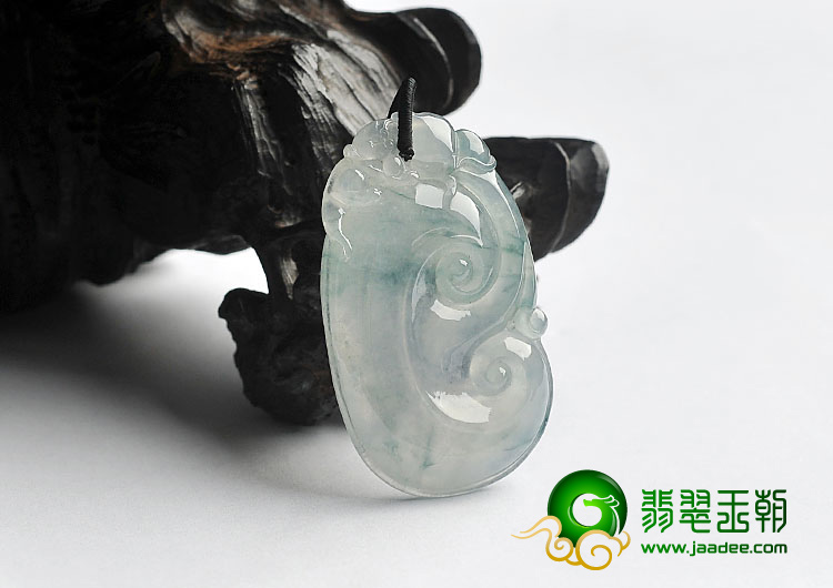 冰种飘花缅甸翡翠A货如意挂件