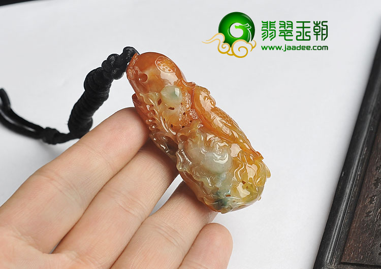 糯冰种红黄翡飘花缅甸翡翠A货鹦鹉挂件