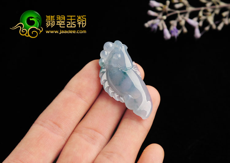 冰种紫罗兰飘花缅甸翡翠A货鱼挂件