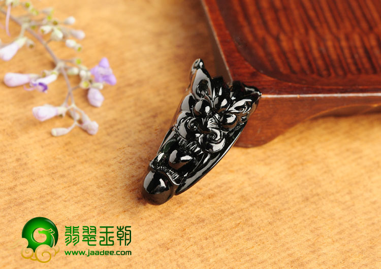 玻璃种墨翠缅甸翡翠A货鬼头挂件
