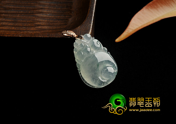 冰种飘花缅甸翡翠A货如意挂件