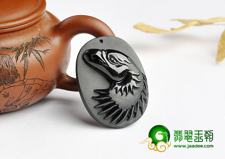 糯冰种墨翠缅甸翡翠A货鹰头挂件