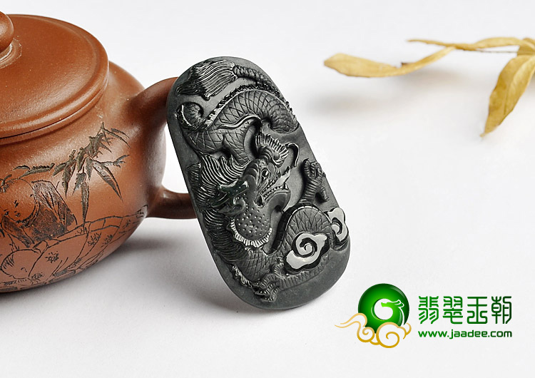糯冰种墨翠缅甸翡翠A货龙牌挂件