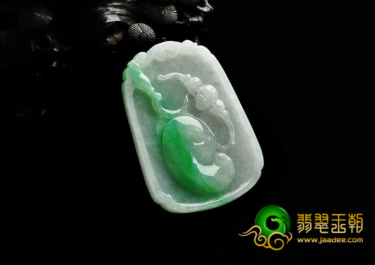 糯冰种白底青缅甸翡翠A货如意高升挂件
