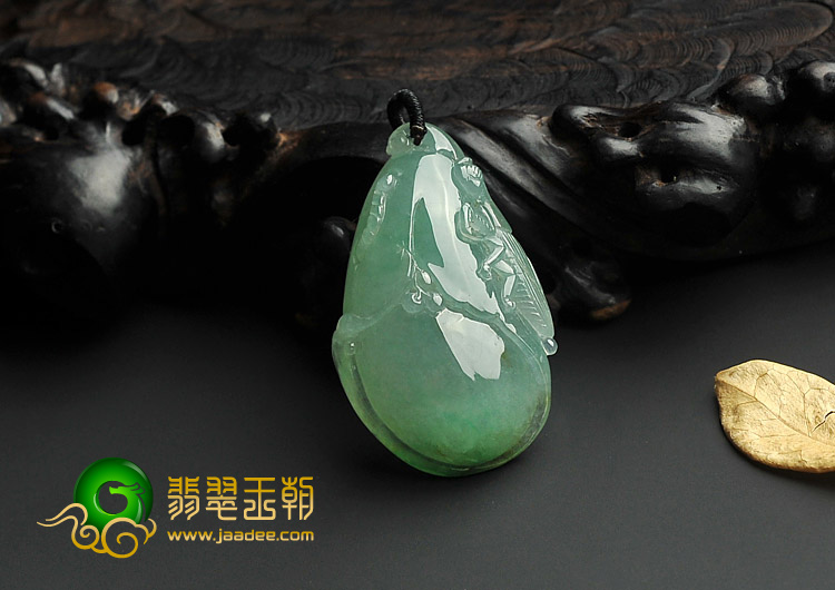 冰种晴水略带翠缅甸翡翠A货玉兰花挂件