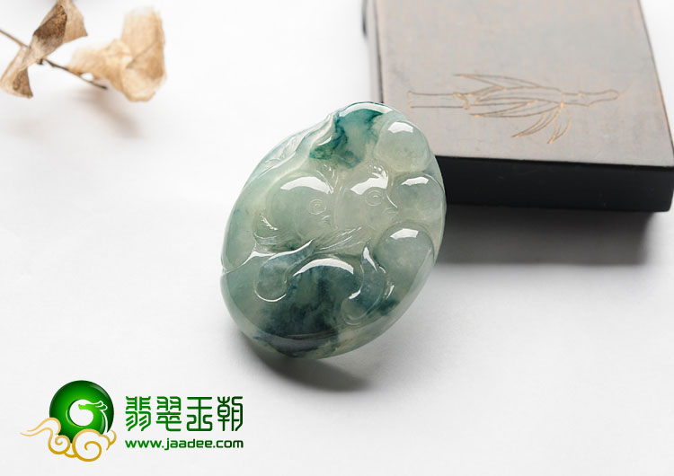 冰种飘花缅甸翡翠A货年年有余挂件