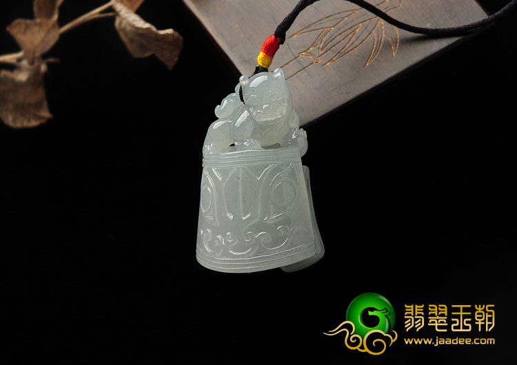 糯冰种晴水缅甸翡翠A货钟上发财挂件
