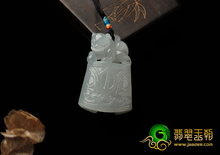 糯冰种晴水缅甸翡翠A货钟上发财挂件