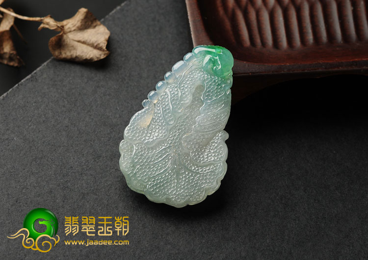 冰种飘翠缅甸翡翠A货白菜挂件
