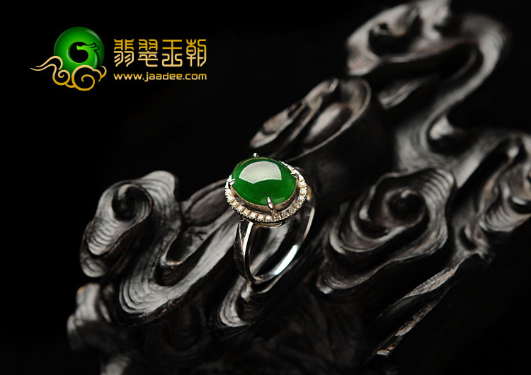 冰种蓝水缅甸翡翠A货镶白金戒指（真钻）