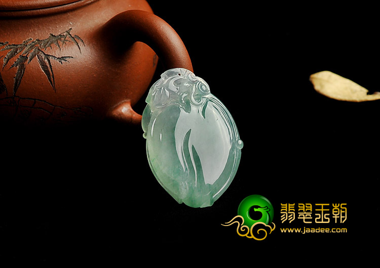 冰玻种晴水缅甸翡翠A货寿桃挂件