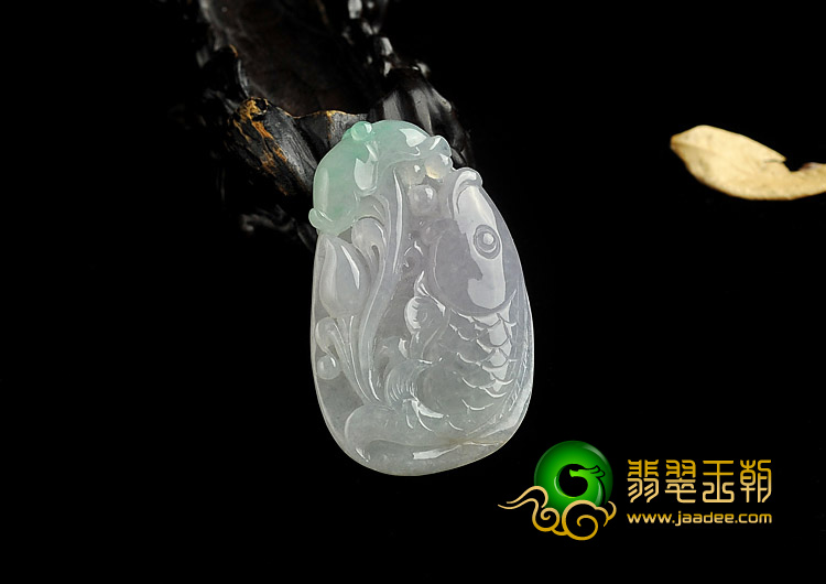 冰种春带彩缅甸翡翠A货年年有余挂件