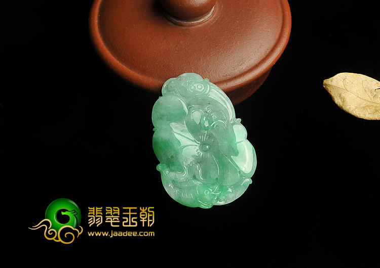 糯冰种翠色缅甸翡翠A货梅花挂件