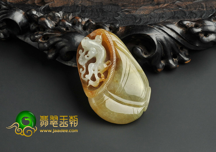 糯冰种褐黄翡缅甸翡翠A货螭龙挂件