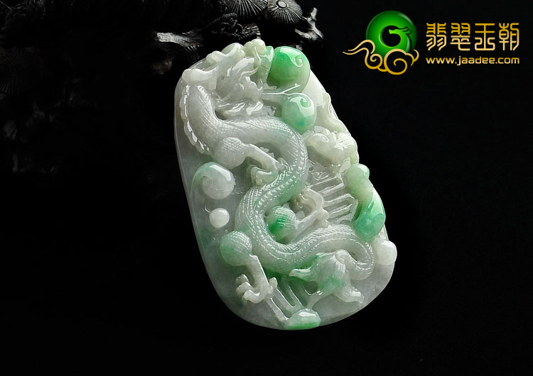 糯冰种飘翠缅甸翡翠A货龙牌挂件
